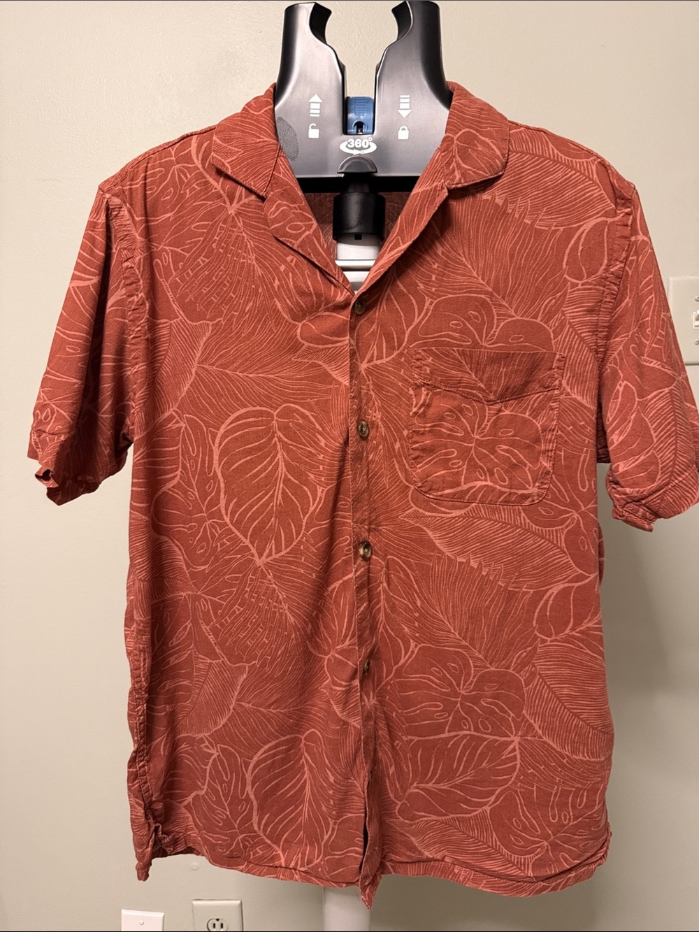 Old Navy Men's Short-Sleeve Button-Down Shirt in Rust with Leaf Print